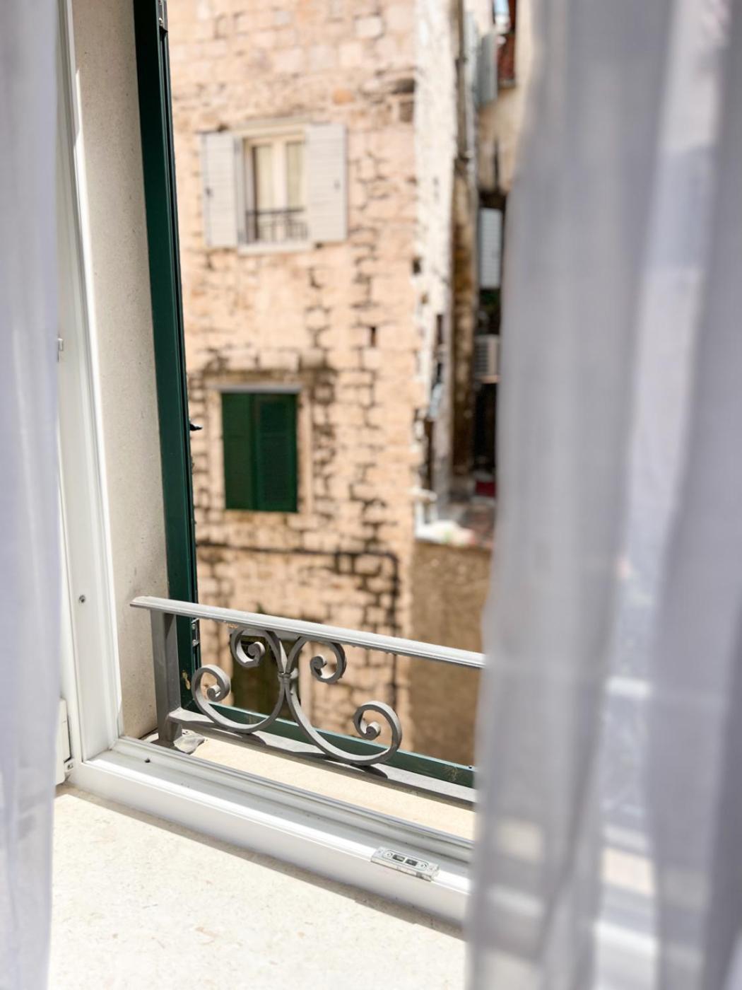 Morei Historical Split Bagian luar foto